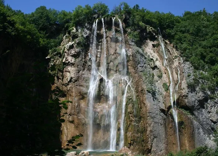 A&n Пакоштане